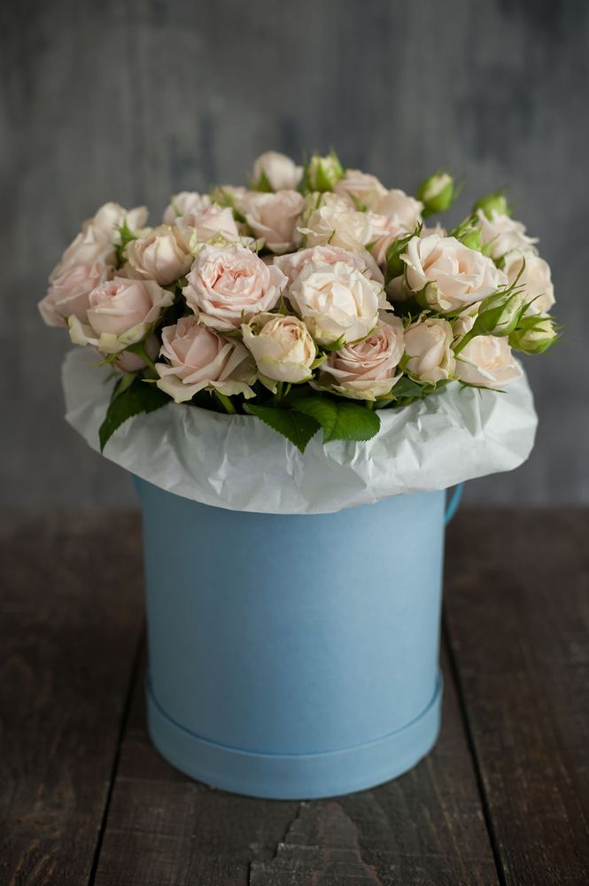 корпоративная коробка с розами для офиса в Бийске