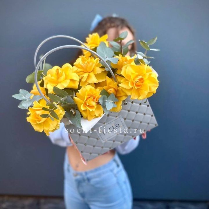 Сумочка с розами "Эдель" в Бийске