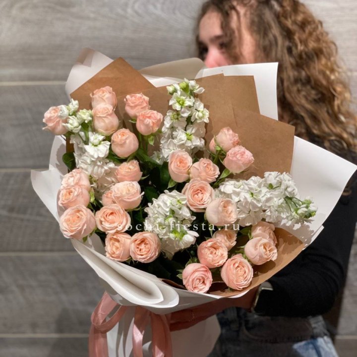 Букет бомбасти и маттиола в Бийске