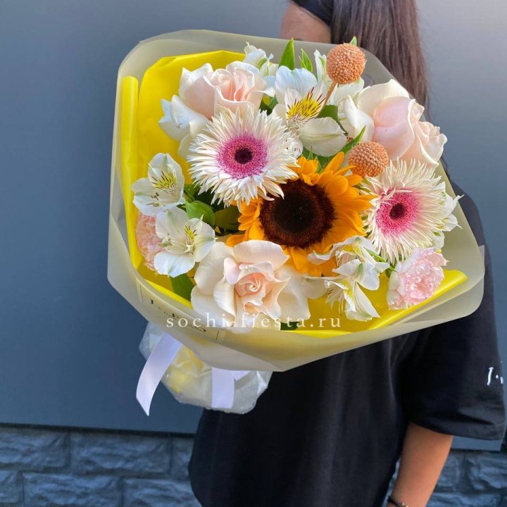Букет с подсолнухом "Елоу" в Бийске