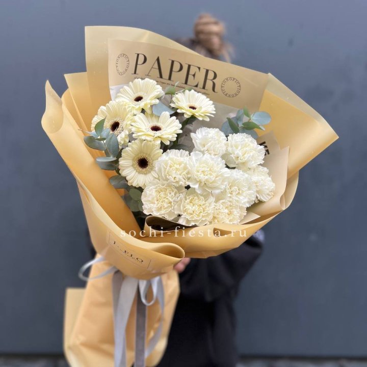  Букет с диантусами и герберами в Бийске