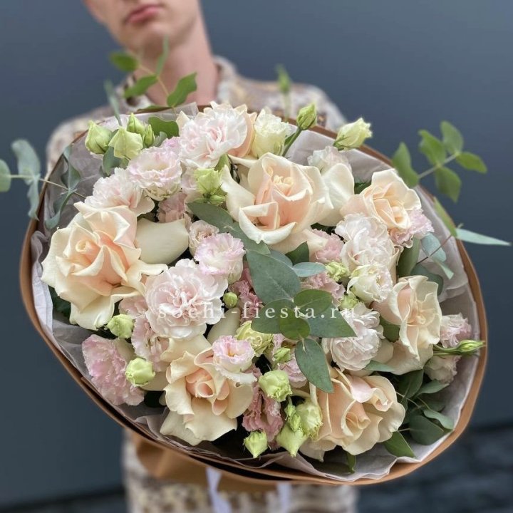  Букет кремовых роз "Мокко" в Бийске