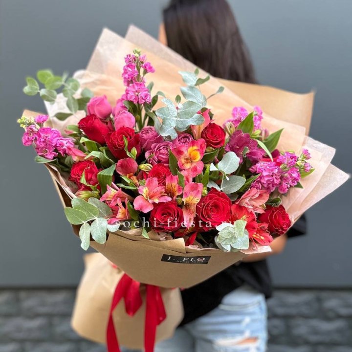 Дизайнерский букет №3 в Бийске