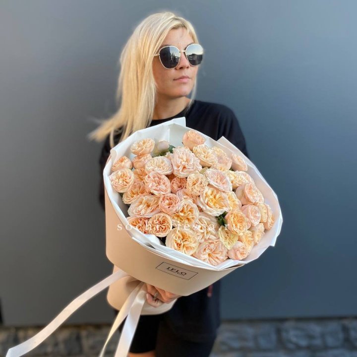 15 пионовидных роз №2 в Бийске