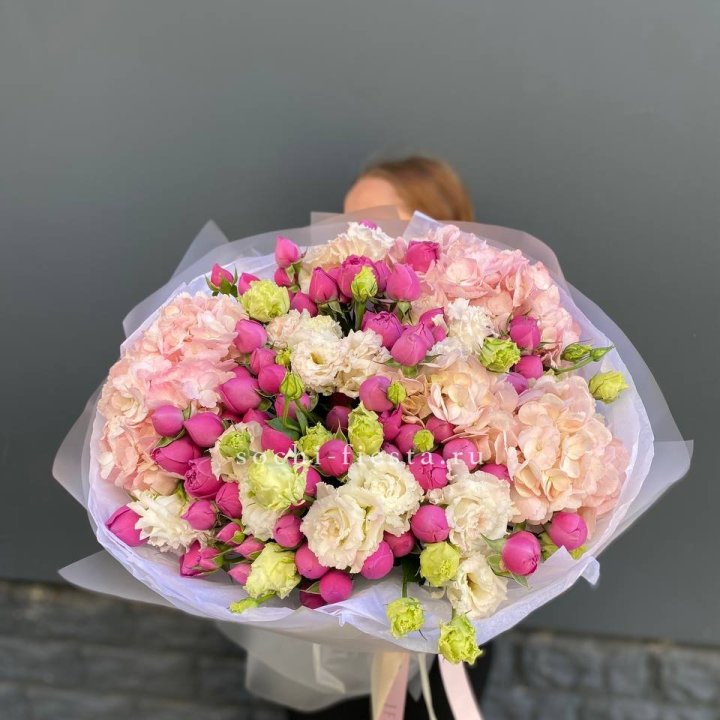  Букет  гортензий и Мисти в Бийске