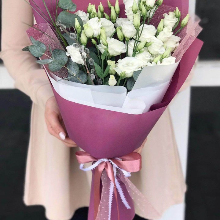 Эустомы с эвкалиптом в Бийске