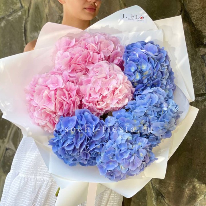 Букет гортензий №1 в Бийске