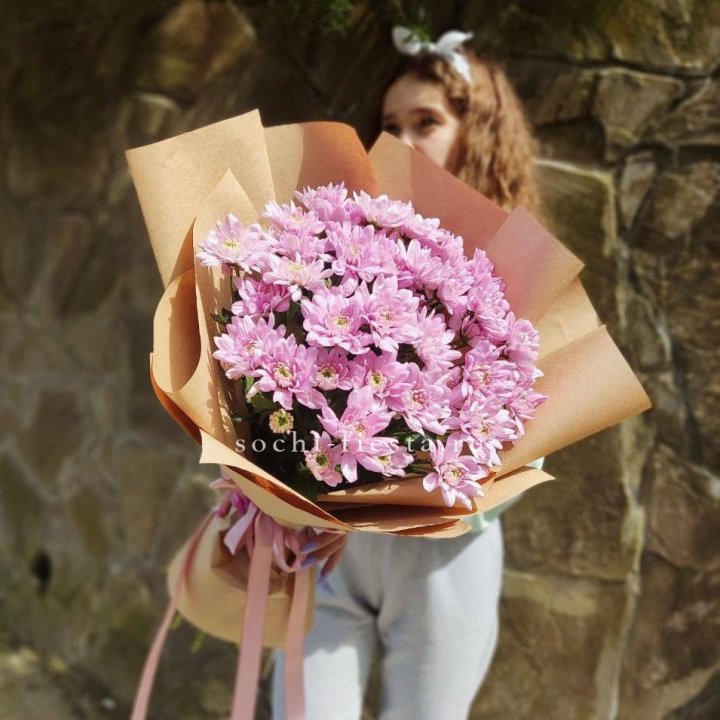 Букет хризантем в крафте в Бийске