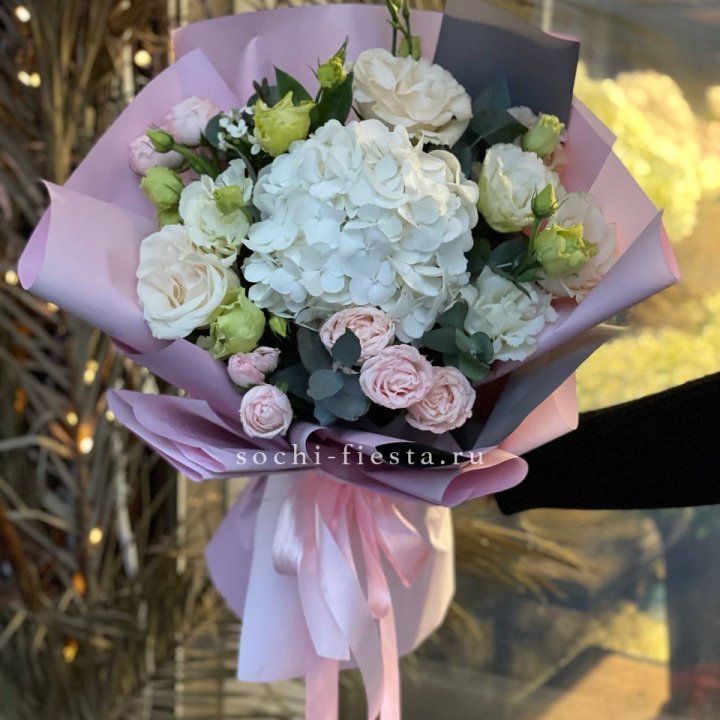 Букет с гортензией №3 в Бийске
