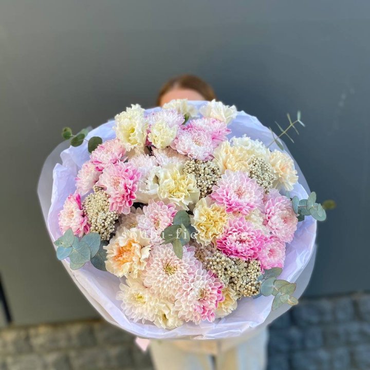 Букет из стойких цветов  в Бийске