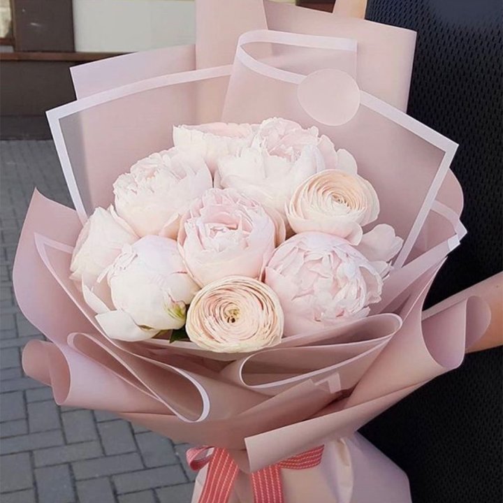 Пионы и ранункулюсы в Бийске