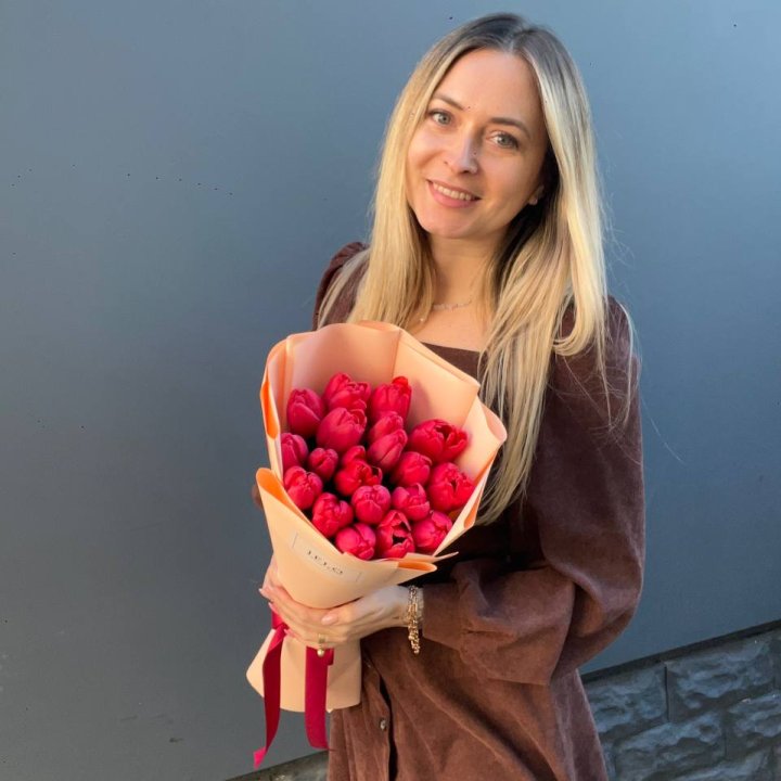  19 красных тюльпанов в Бийске