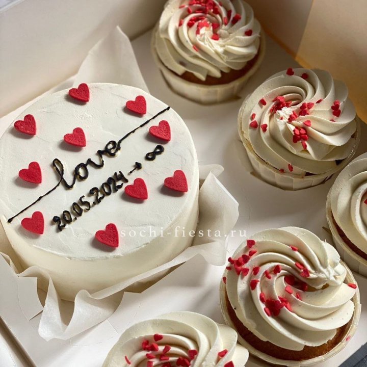 Капкейки и бенто-торт "Любимые" в Бийске