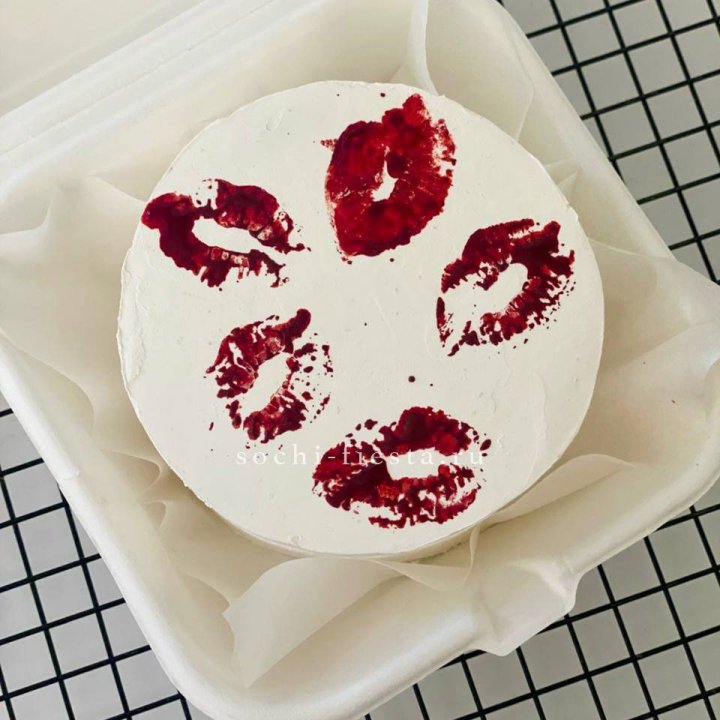 Бенто-торт "Поцелуй" в Бийске