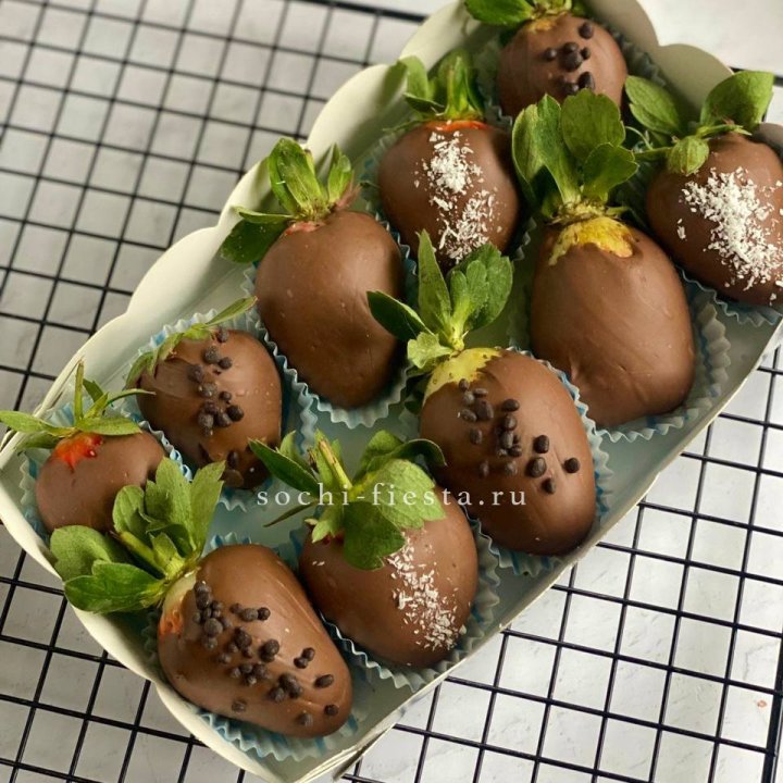 Клубника в шоколаде 10 ягод в Бийске