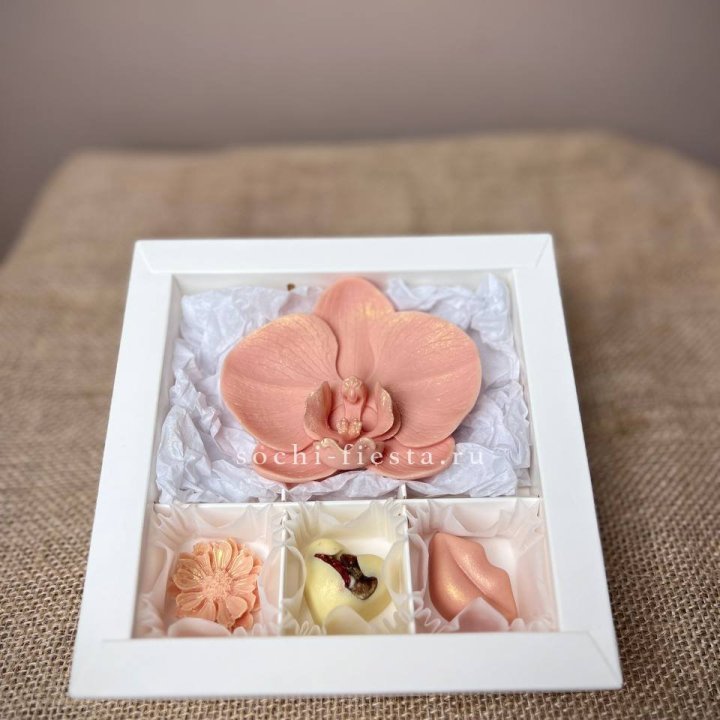 Конфеты из шоколада с Орхидеей в Бийске