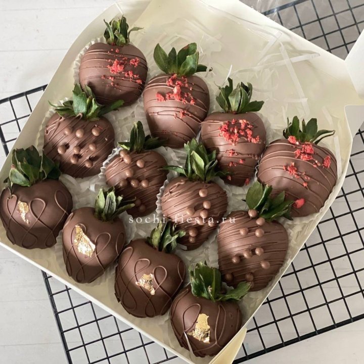 Клубника в шоколаде 12 ягод в Бийске