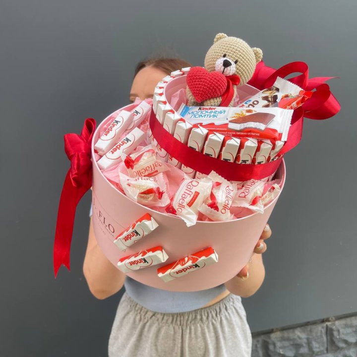 Бокс киндерами и раффаэлло 2 в Бийске