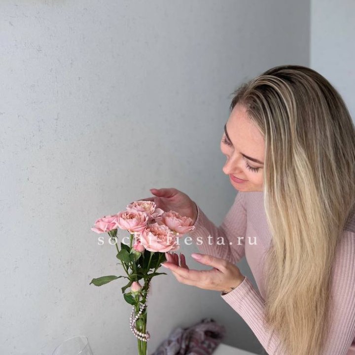 Цветочная подписка "Пакет маленький" в Бийске