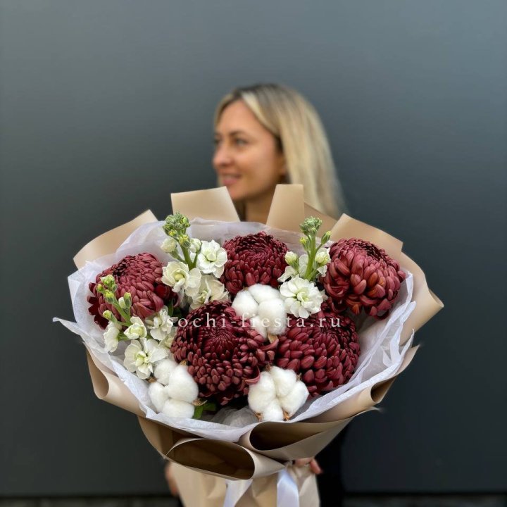 Хризантемы с маттиолой в Бийске