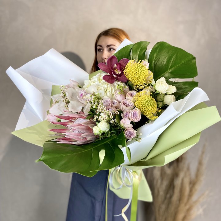 Дизайнерский букет экзотики в Бийске