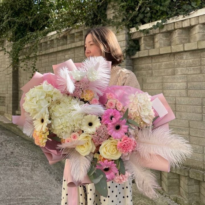 Дизайнерский букет "Валенсия" в Бийске