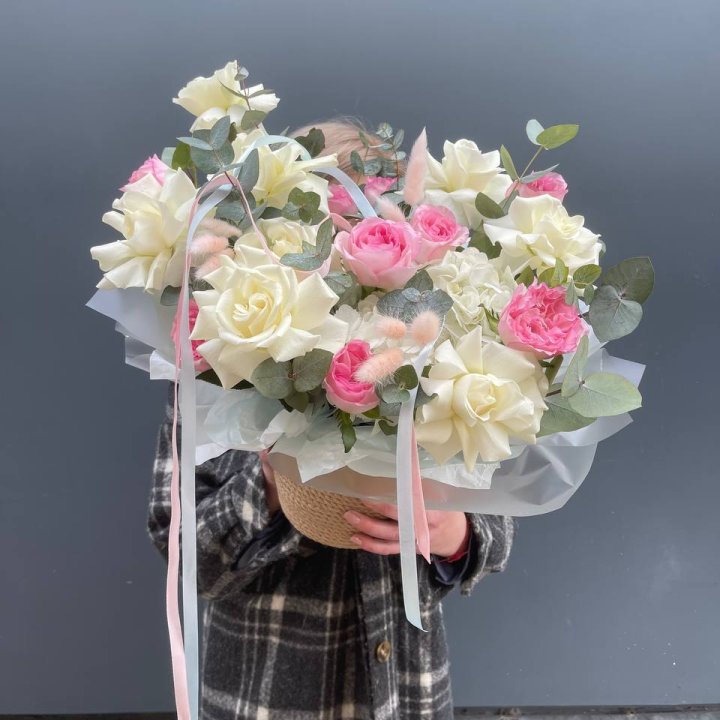 Кашпо с розами в Бийске