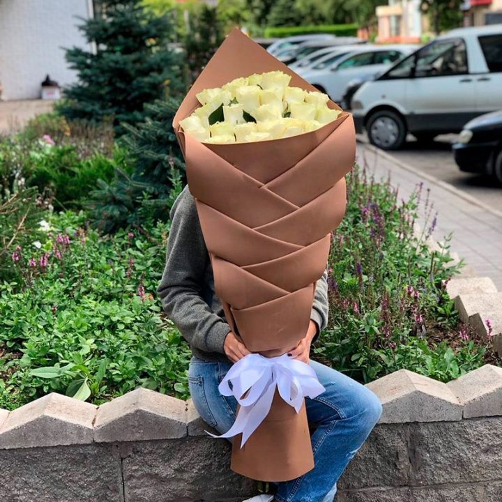 Голландские розы белые "Рыбка" в Бийске