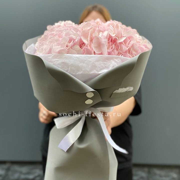  Букет  пиджачок из 5 гортензий в Бийске