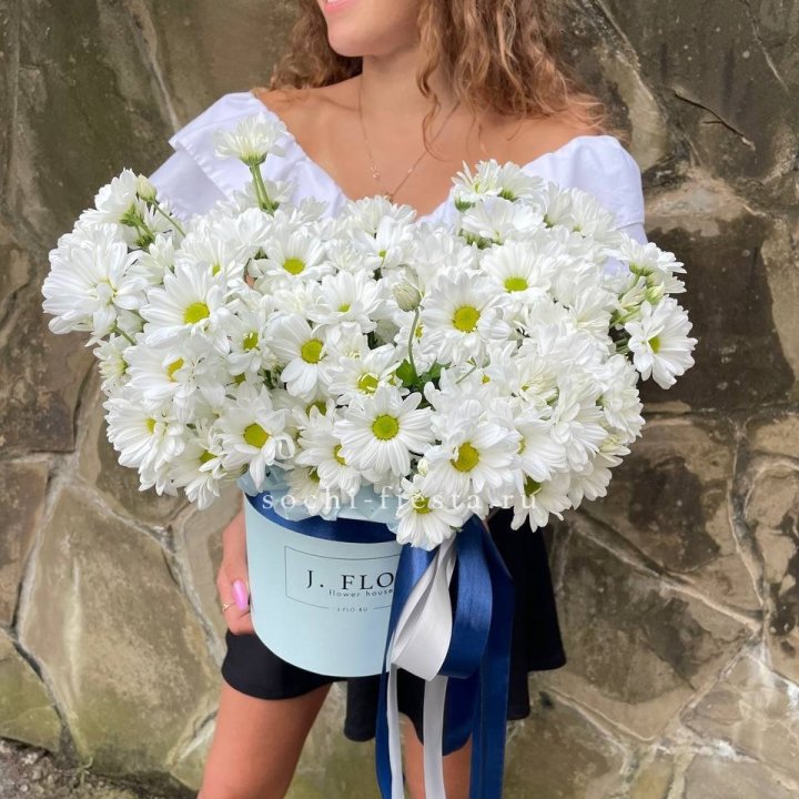 Коробка с хризантемами №2 в Бийске