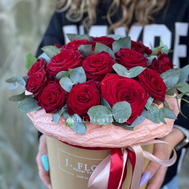 21 Красная роза в боксе №1 в Бийске