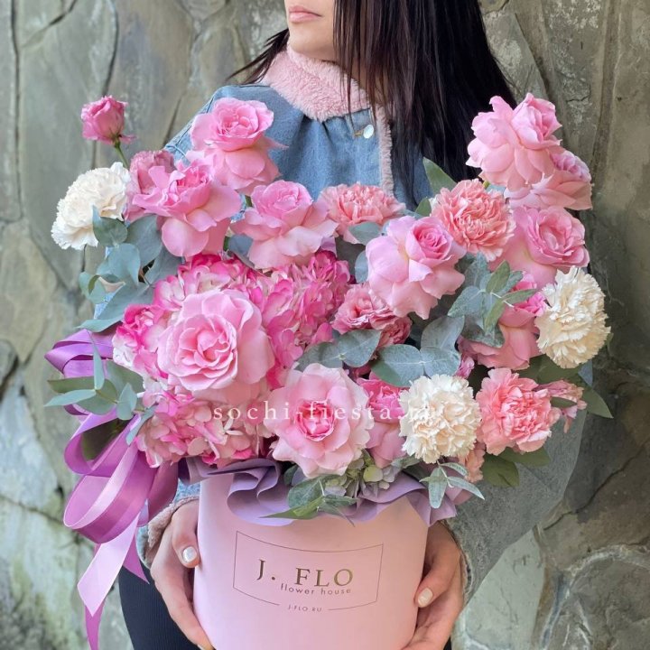 Цветочный бокс "Эсмиральда" в Бийске