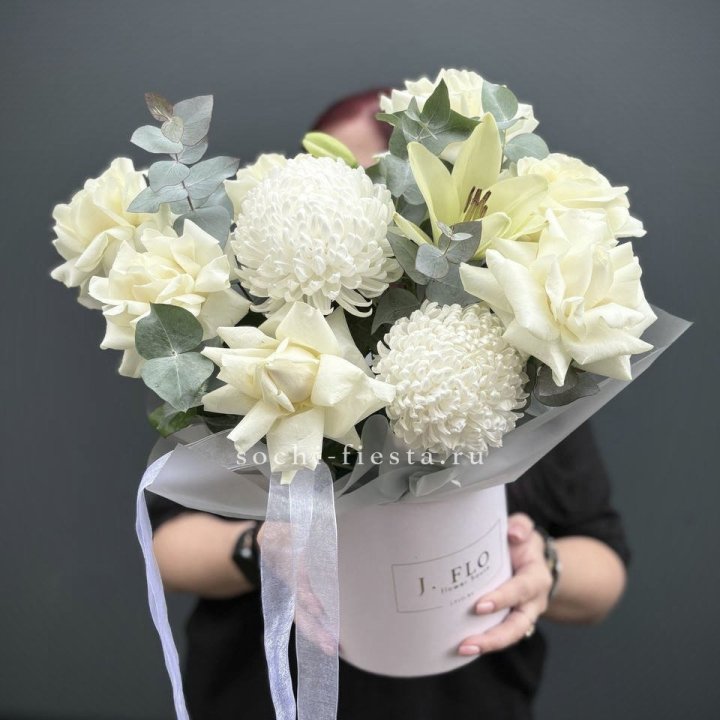 Цветы в шляпной коробке  в Бийске