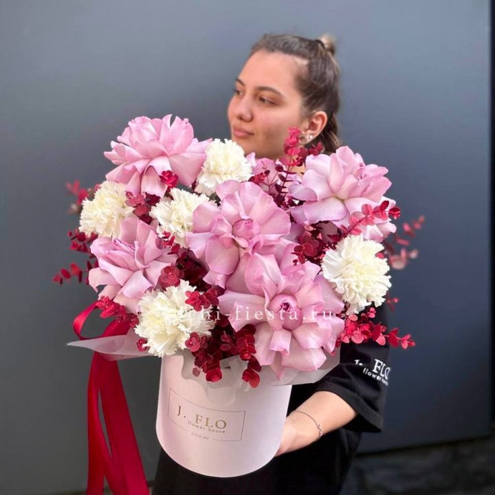 Бокс с французскими розами "Вела вита" в Бийске