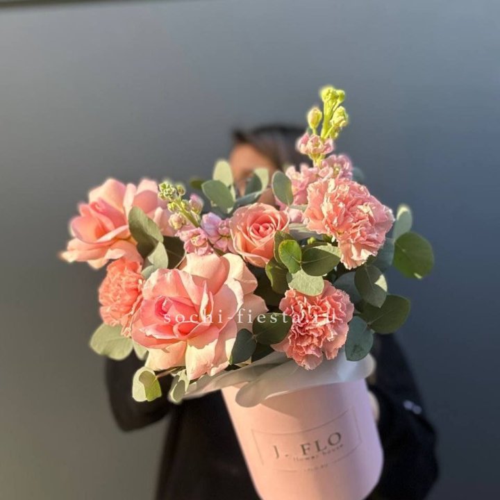 Цветы в боксе "Сизара" в Бийске