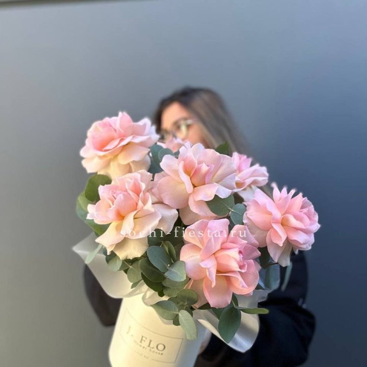 Французские роз в боксе в Бийске