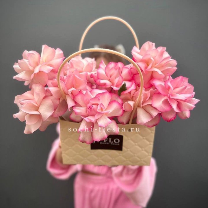 Сумочка розовых роз Венди в Бийске