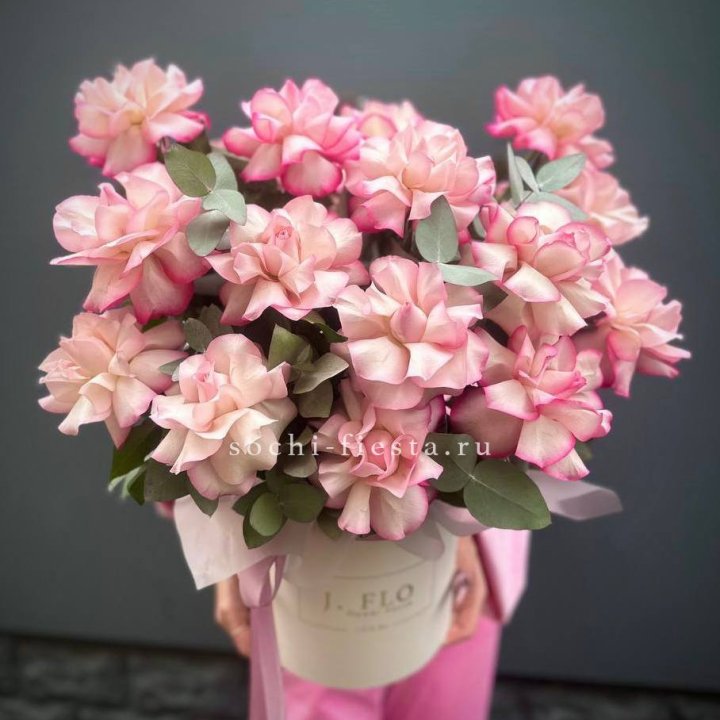 17 Французских  роз Венди в боксе в Бийске