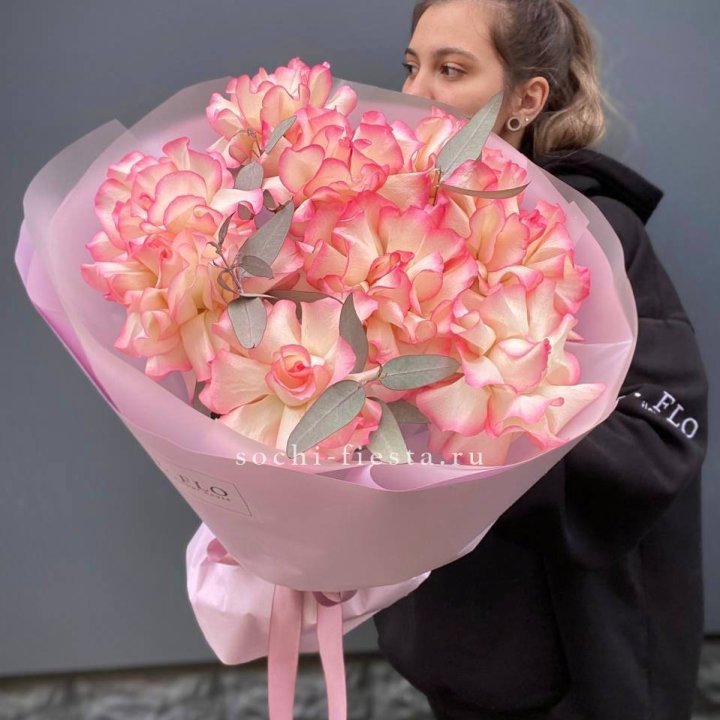 9 французских роз Джумилия в Бийске