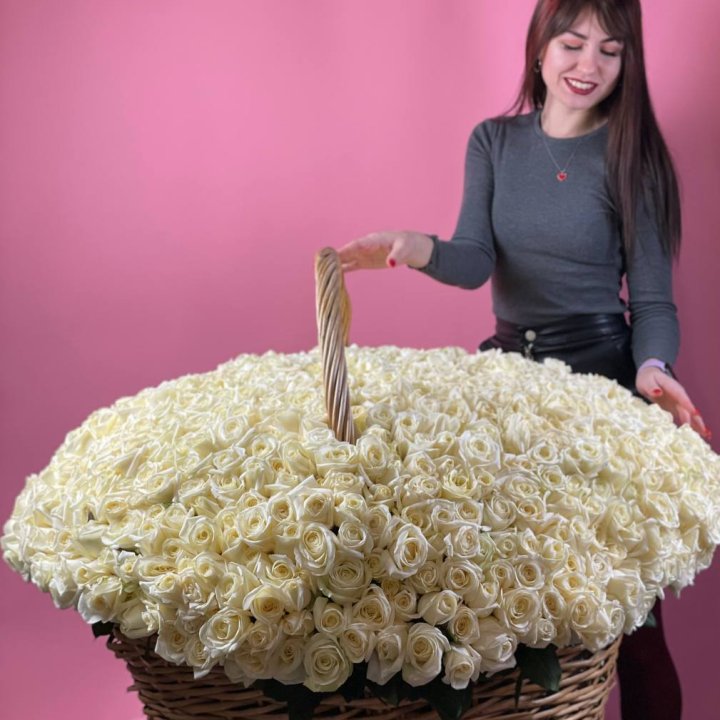 1001 белая роза в Бийске