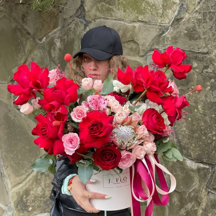 Яркий бокс "Для неё" в Бийске