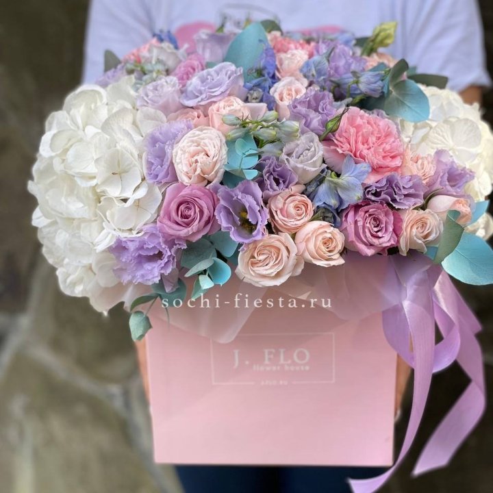 Цветочный бокс макси каб в Бийске