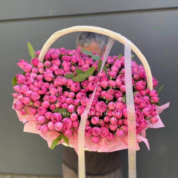 Корзина роз Мисти Баблс 101 в Бийске