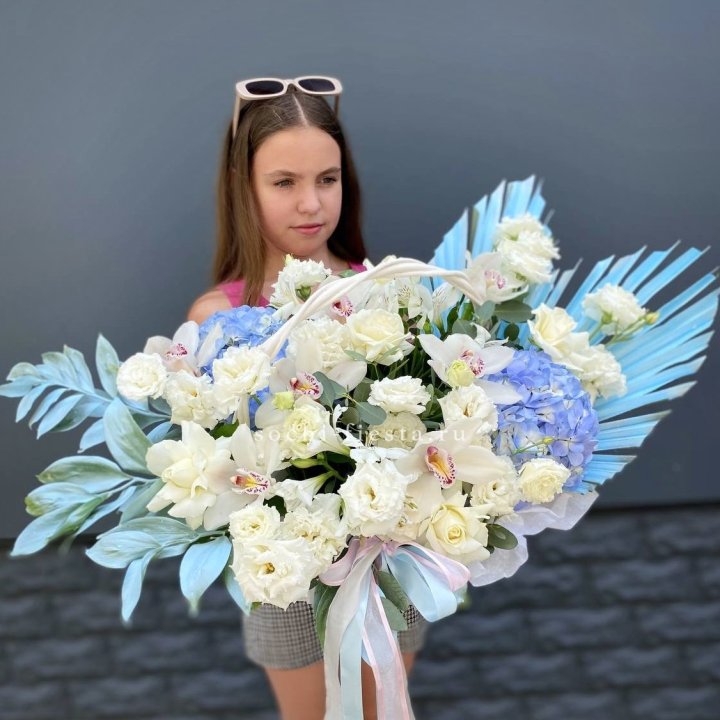 Цветочная корзина "Блю винч" в Бийске