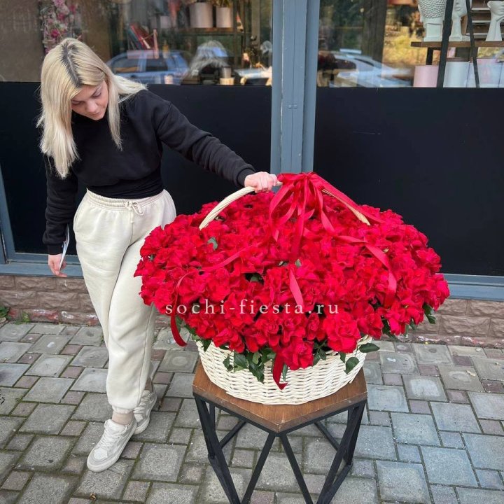 201 французская красная роза в Бийске