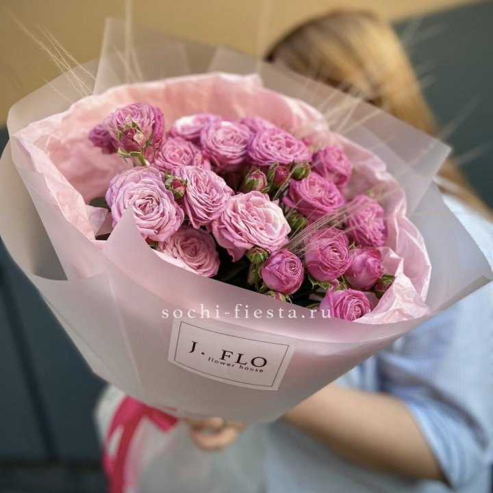 Пионовидные розы Мадам Бомбастик Pink в Бийске