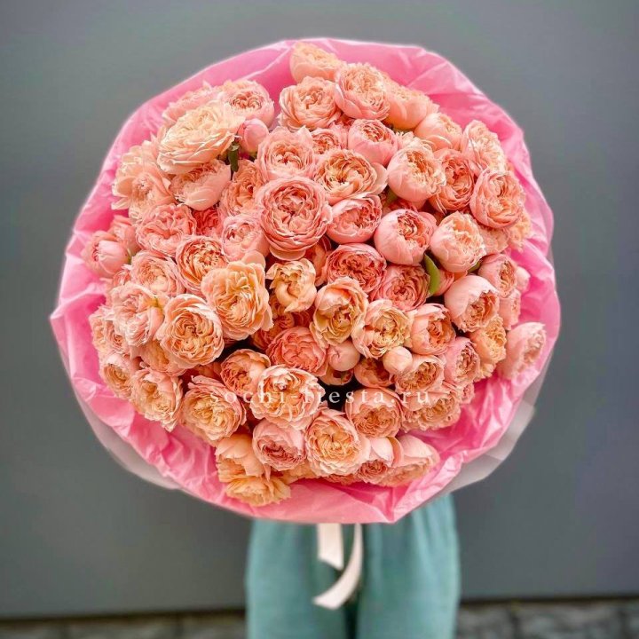 Букет кустовых пионовидных роз Джульетта "Принцесса" в Бийске