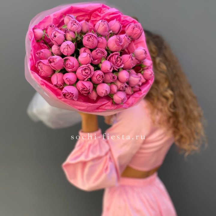 Букет из пионовидных роз  в Бийске