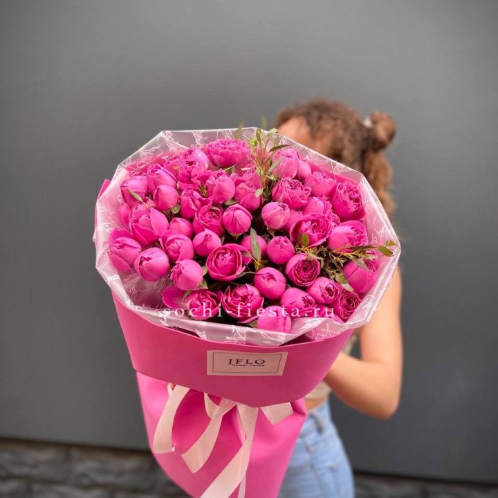 Кустовые розы букет Мисти Баблс в Бийске