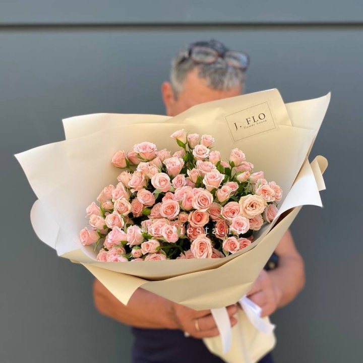 Кустовые розы леди в Бийске